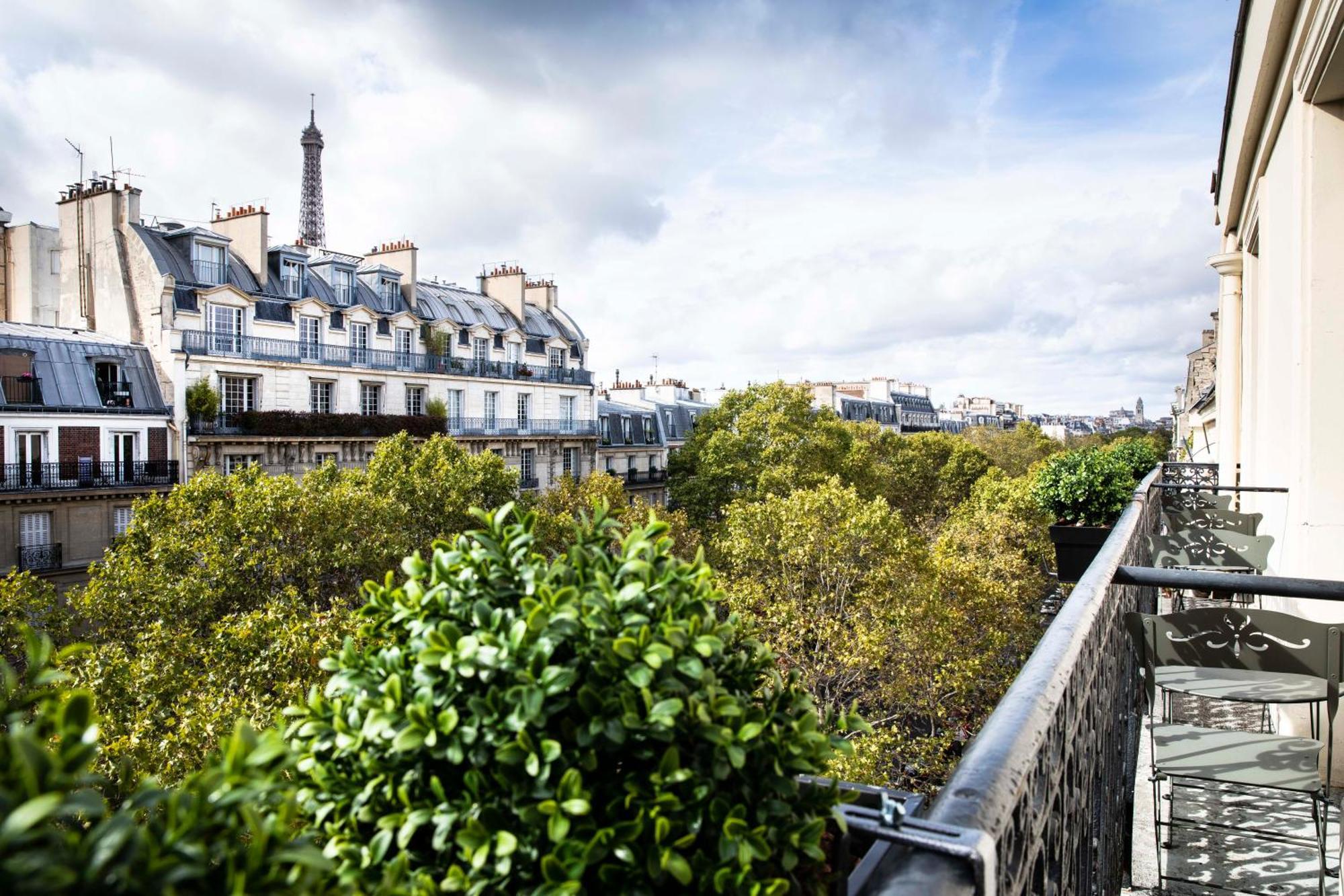 Deluxe Room Balcony Eiffel Tower View