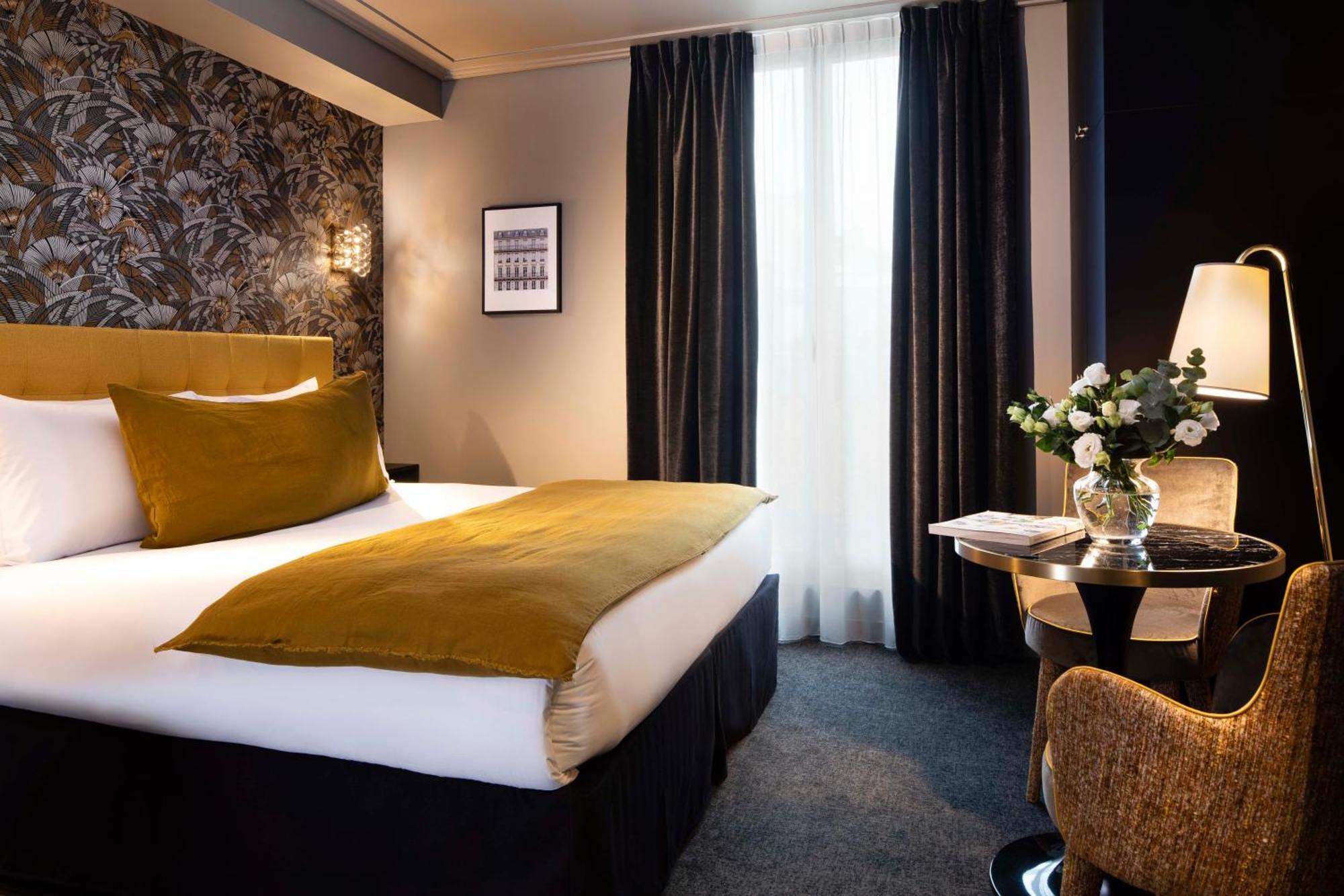 Deluxe Room Balcony Eiffel Tower View