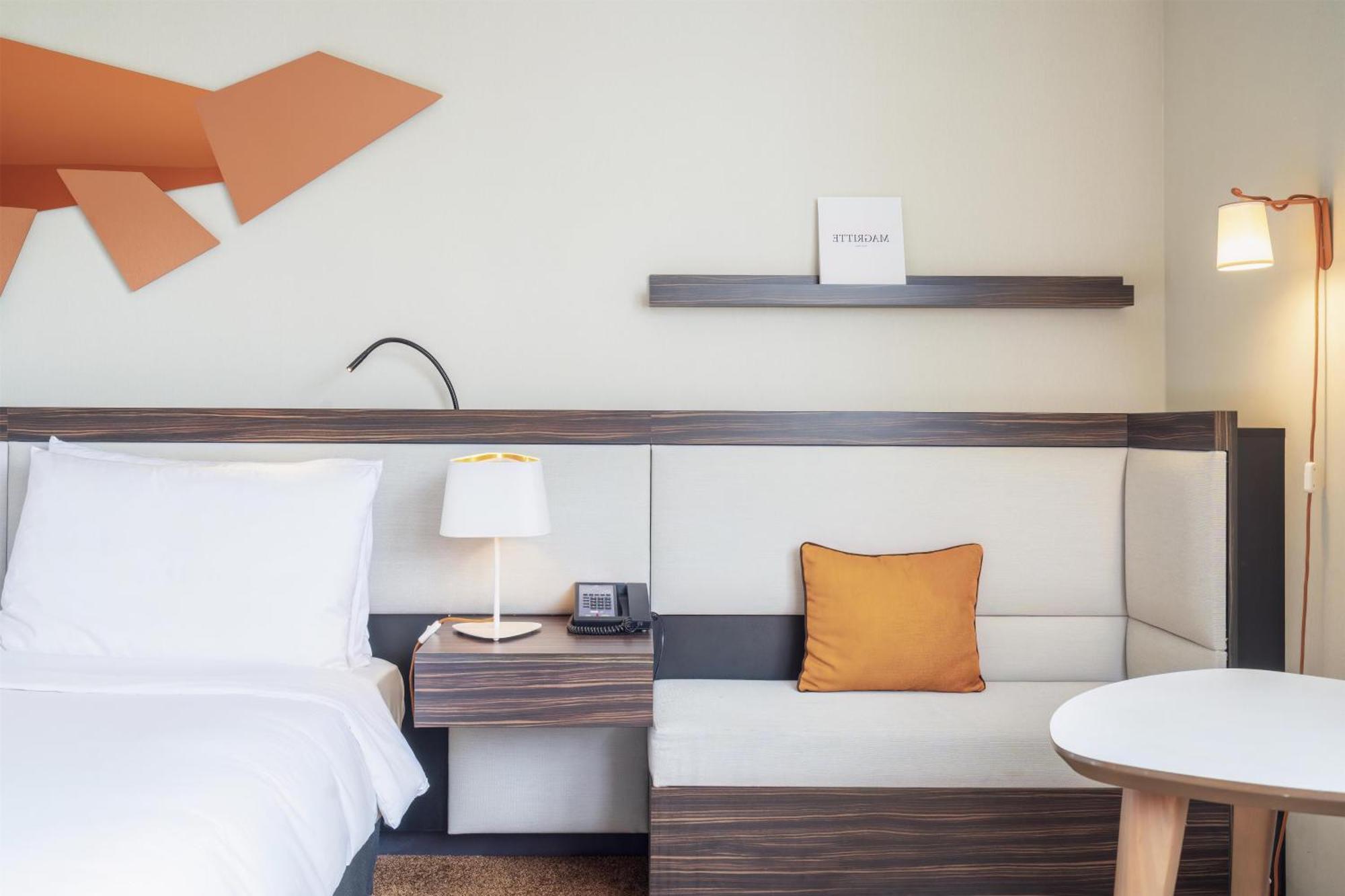 Deluxe King Room with Garden View,1758282916:JPEG