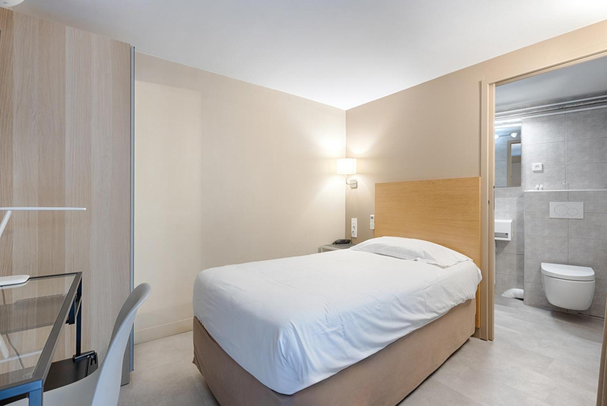 Single Room,1766137414:JPEG