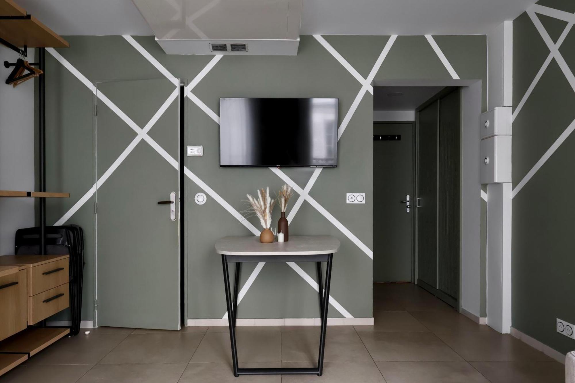 Studio Apartment
