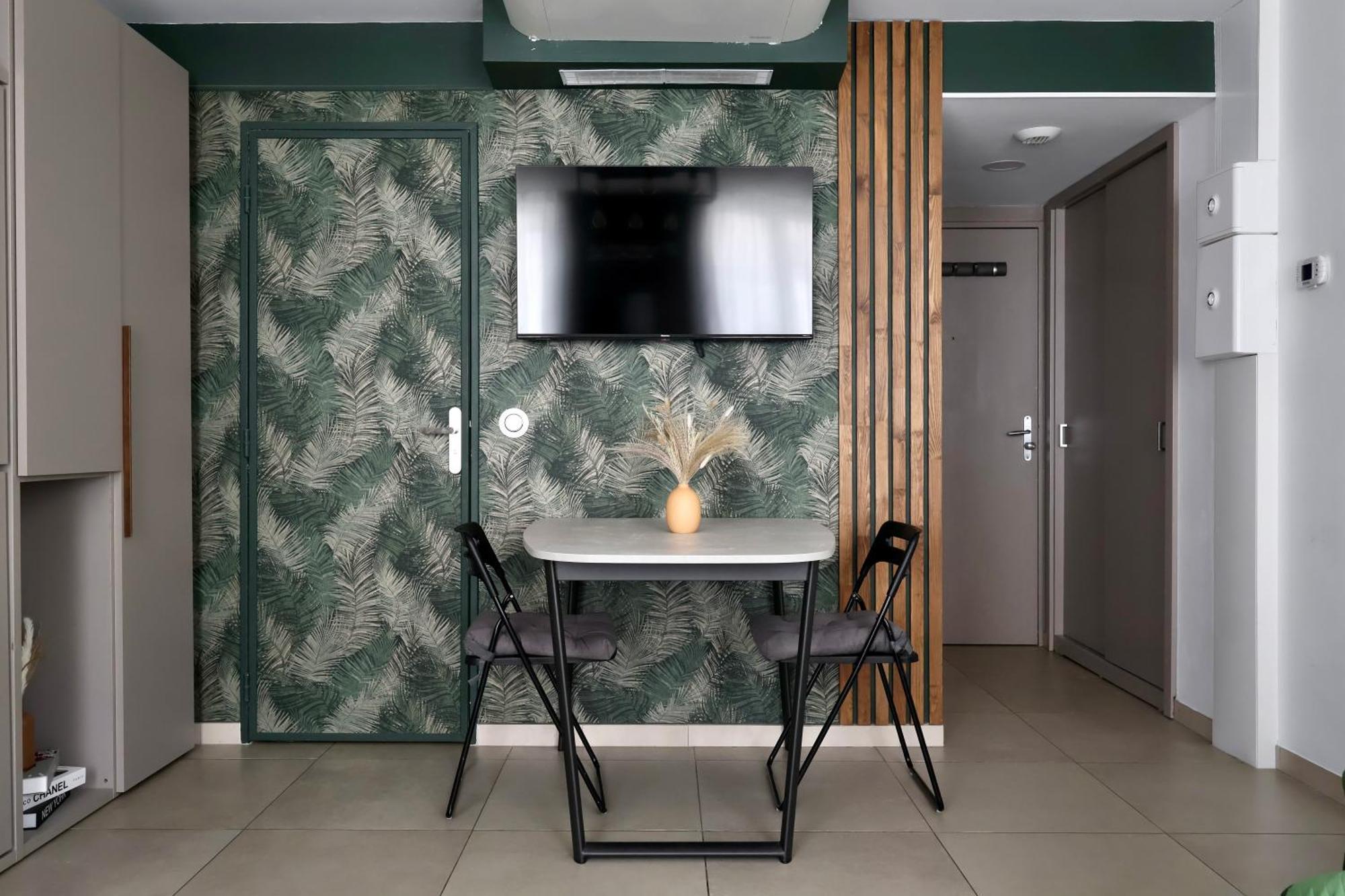 Studio Apartment