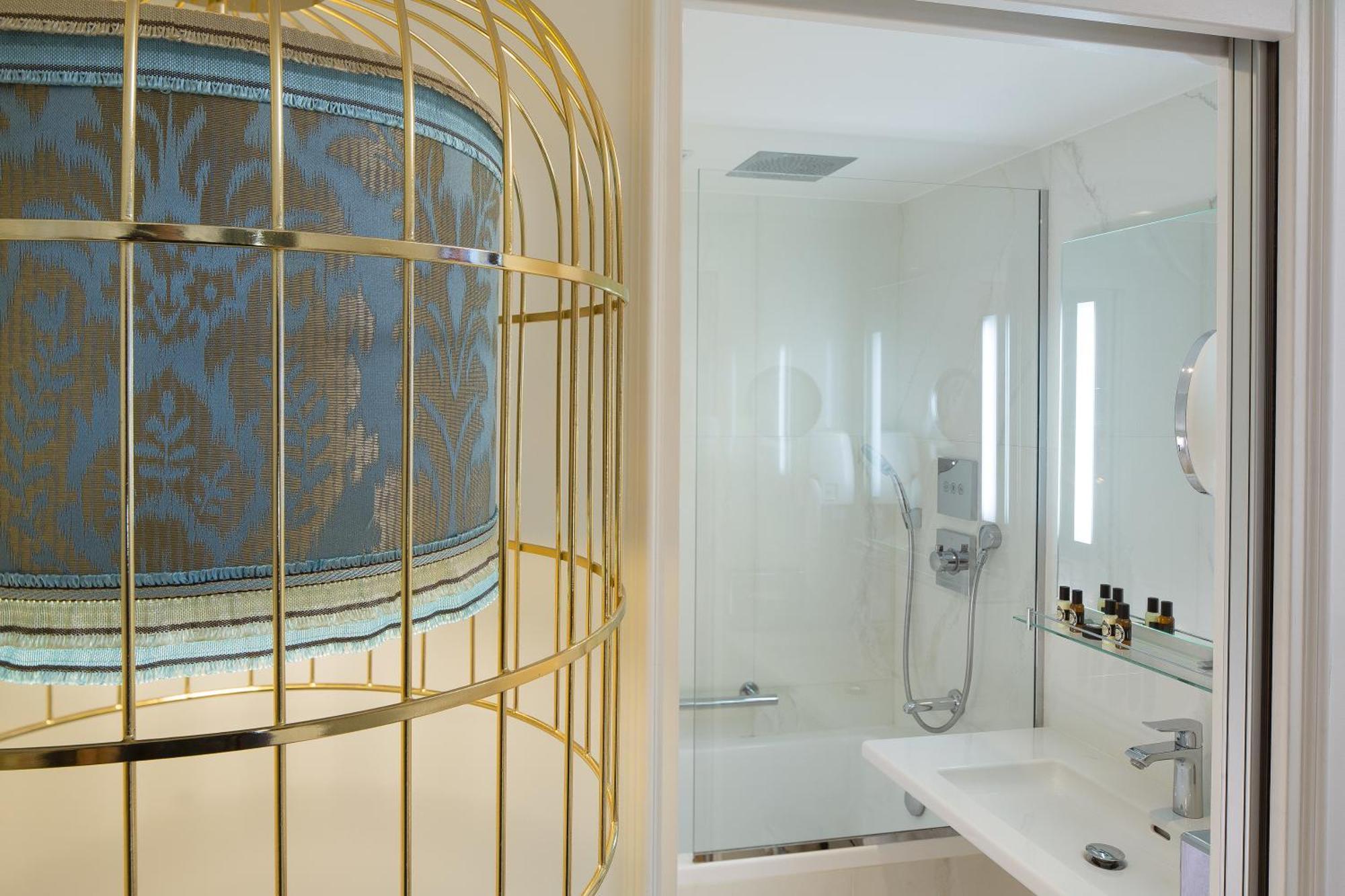 Junior Suite Spa Bath