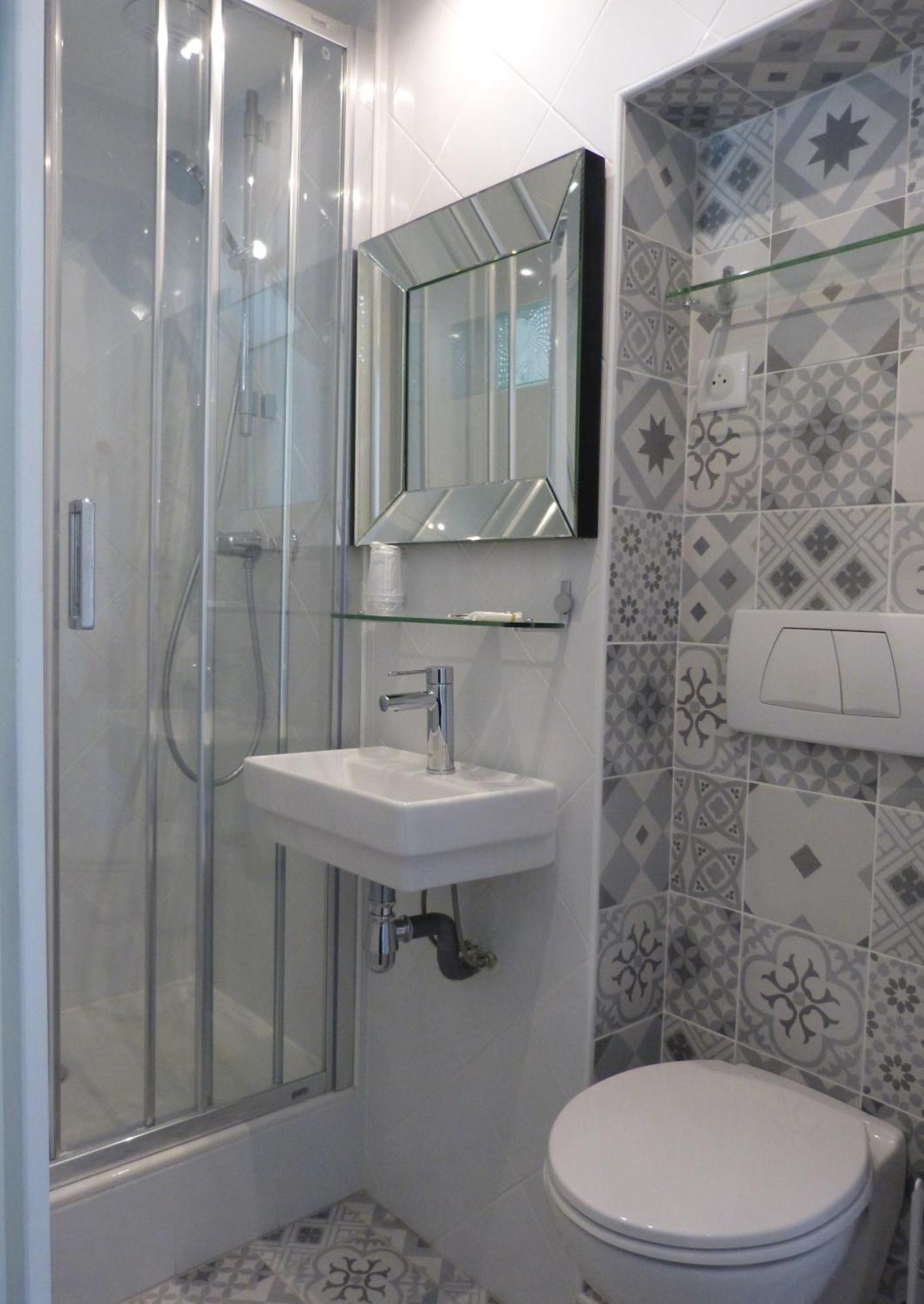 Triple Room with Private Shower and Toilet,378025339:JPEG
