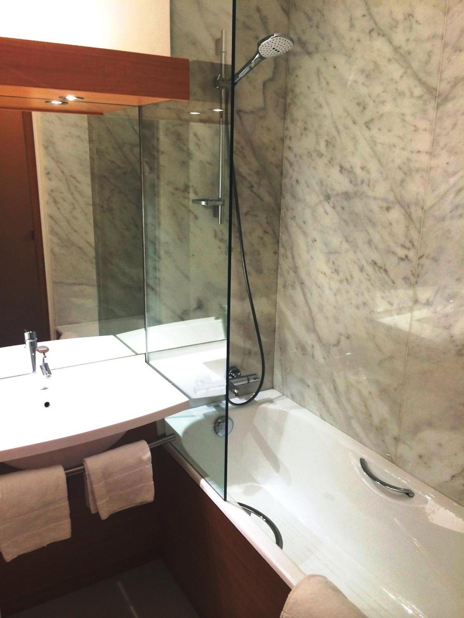 Standard Double Room,502435257:JPEG