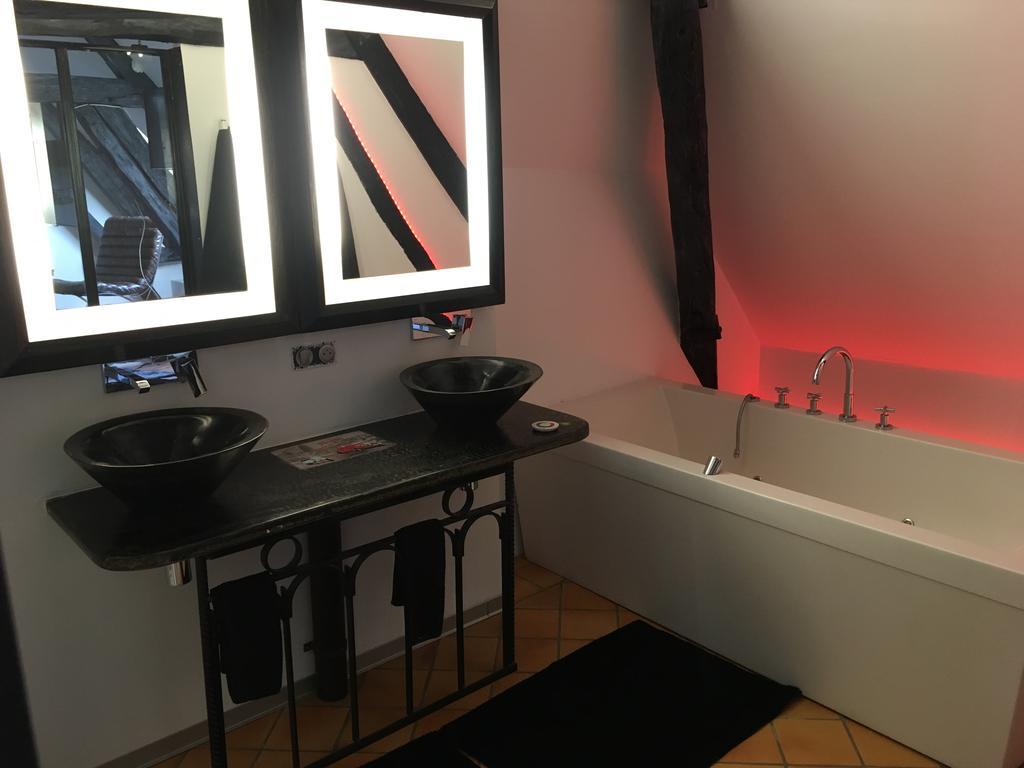 Two-Bedroom Suite,395851668:JPEG