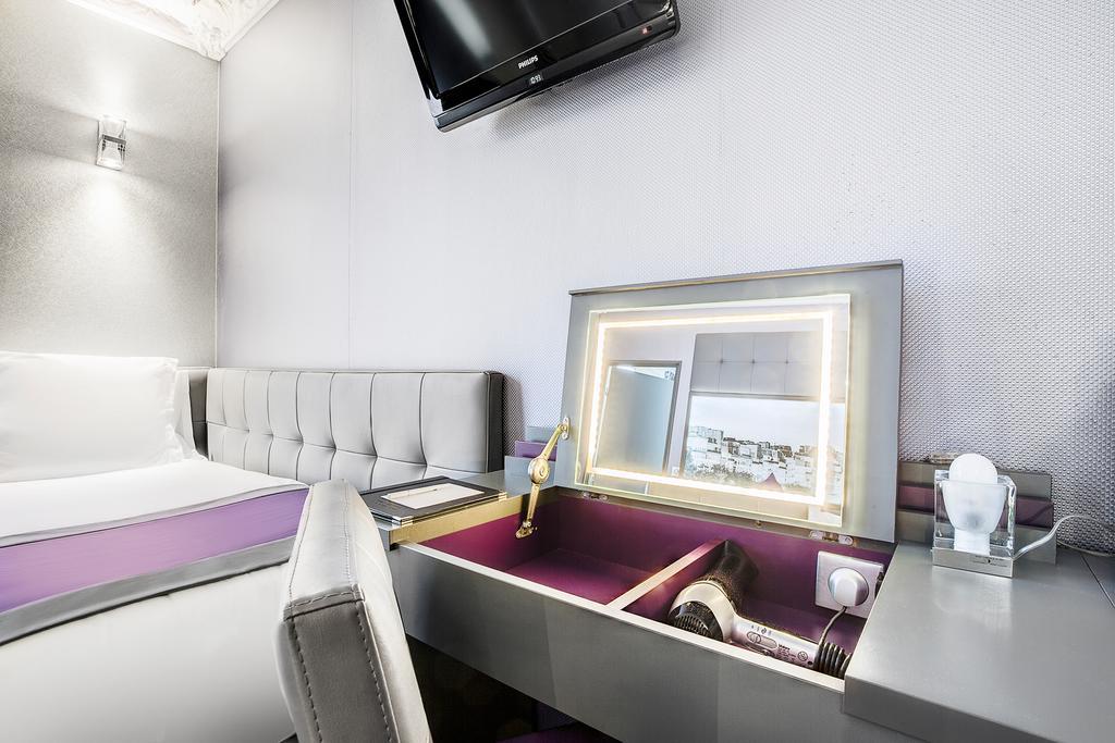 Quarto Comfort com Cama de Casal ou 2 de Solteiro e Cama Extra