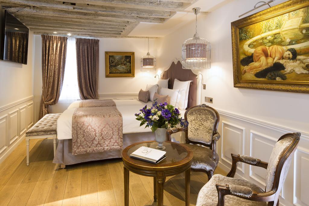 Junior Suite Spa Bath
