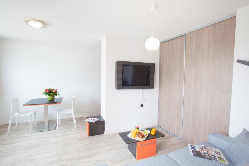 One-Bedroom Apartment,433719945:JPEG