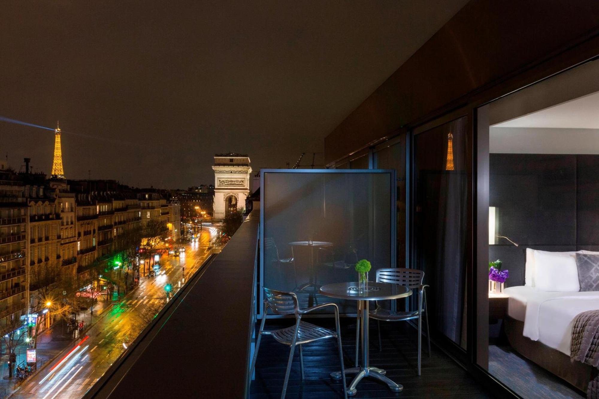 Paris Sky View Terrace Room Eiffel Tower View,643885374:JPEG