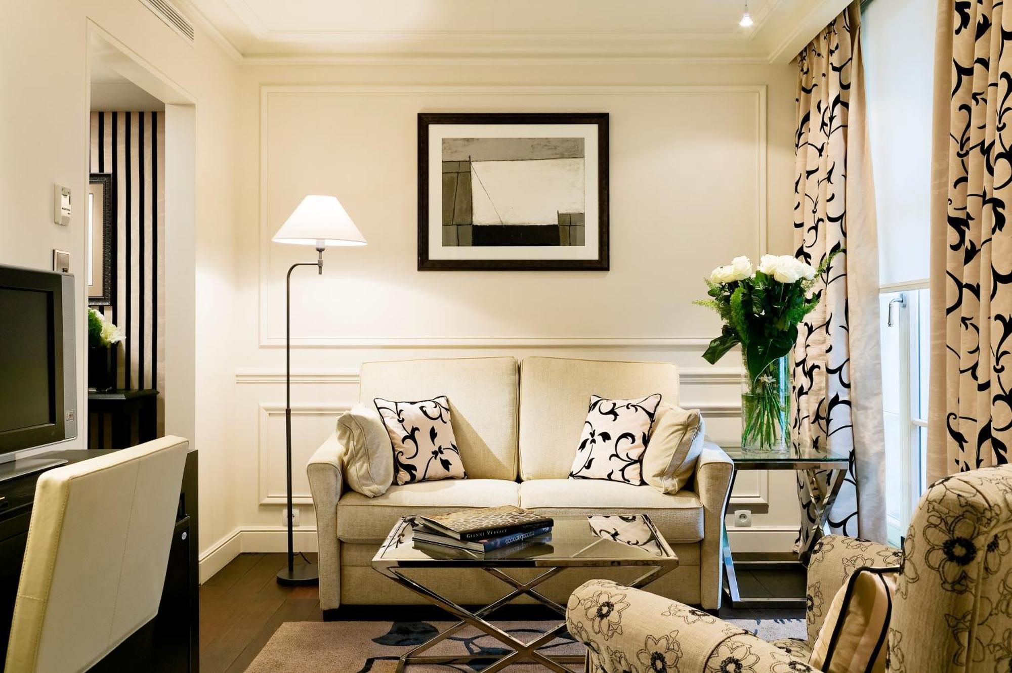 Suite with Balcony,561080124:JPEG