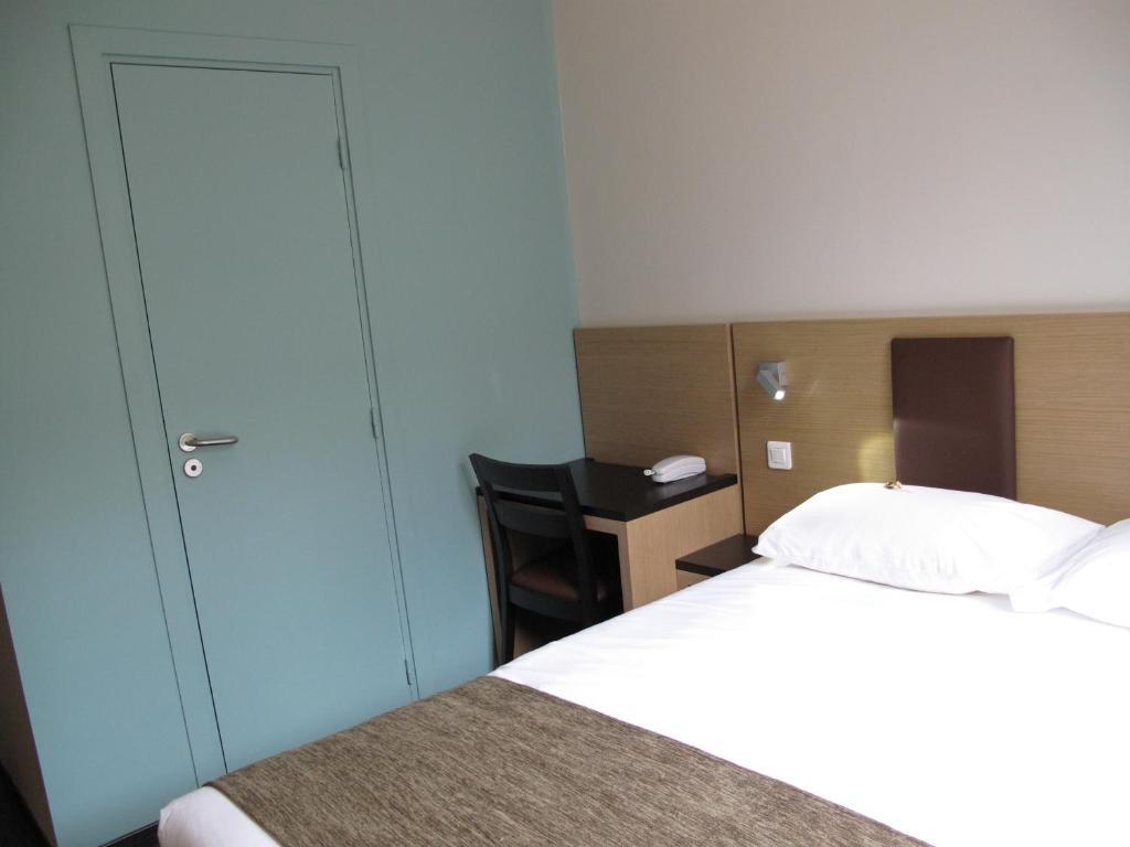 Standard Double Room,63075898:JPEG