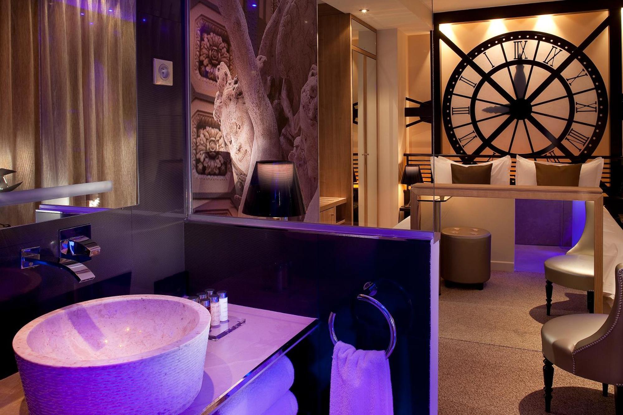 Musée d'Orsay Room - With Jacuzzi
