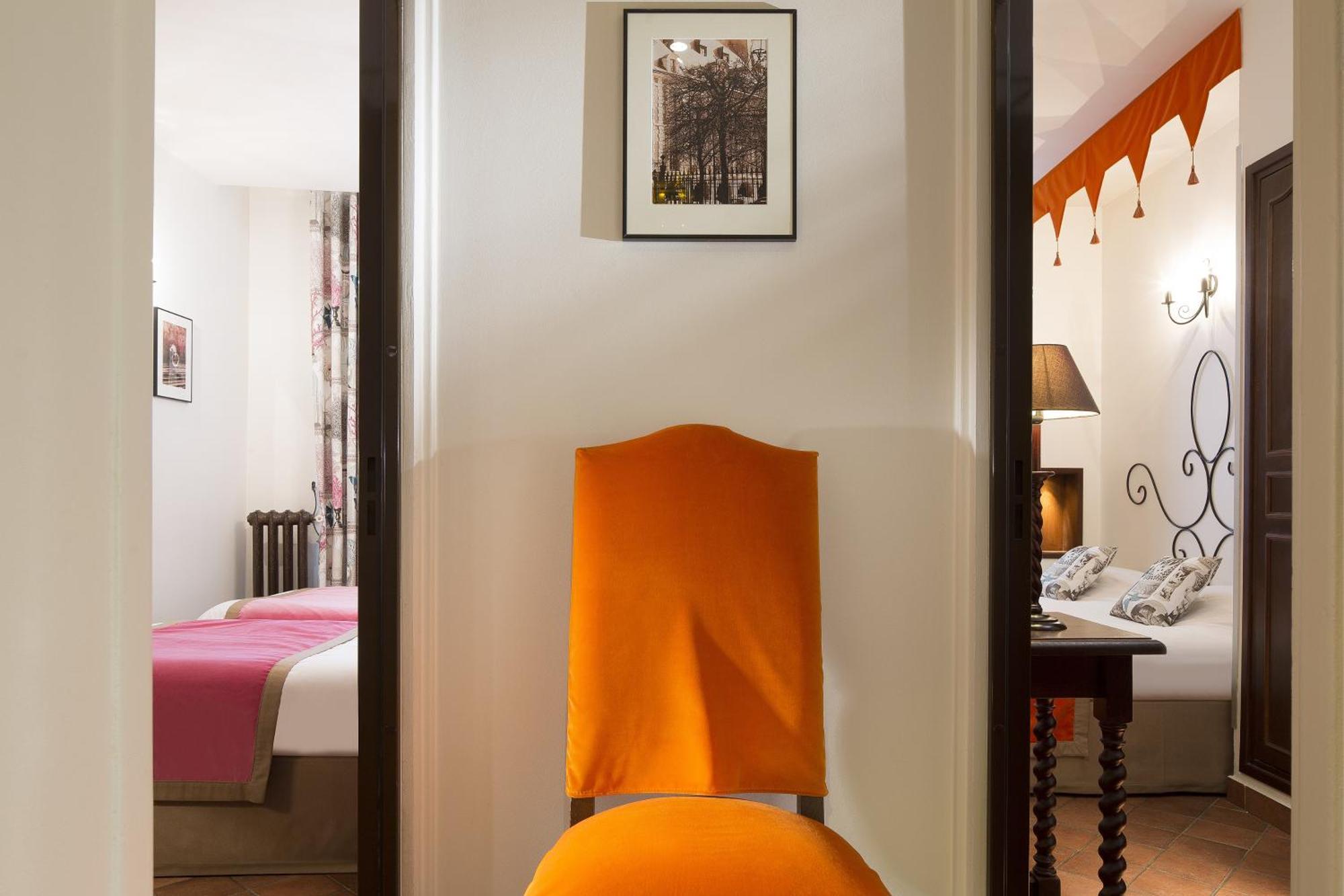 2 Doppelzimmer mit Verbindungstür