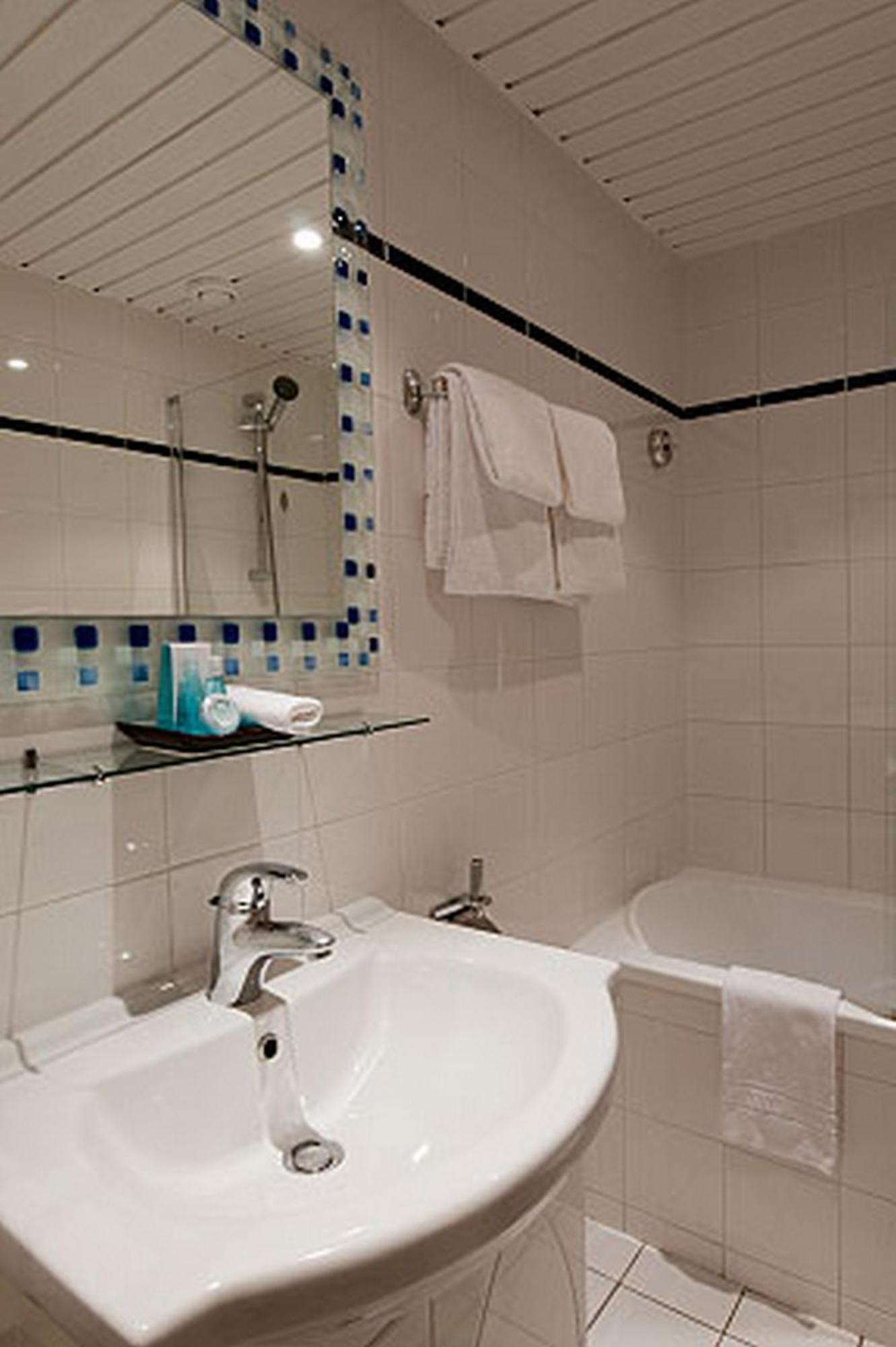 Double Room,938419126:JPEG