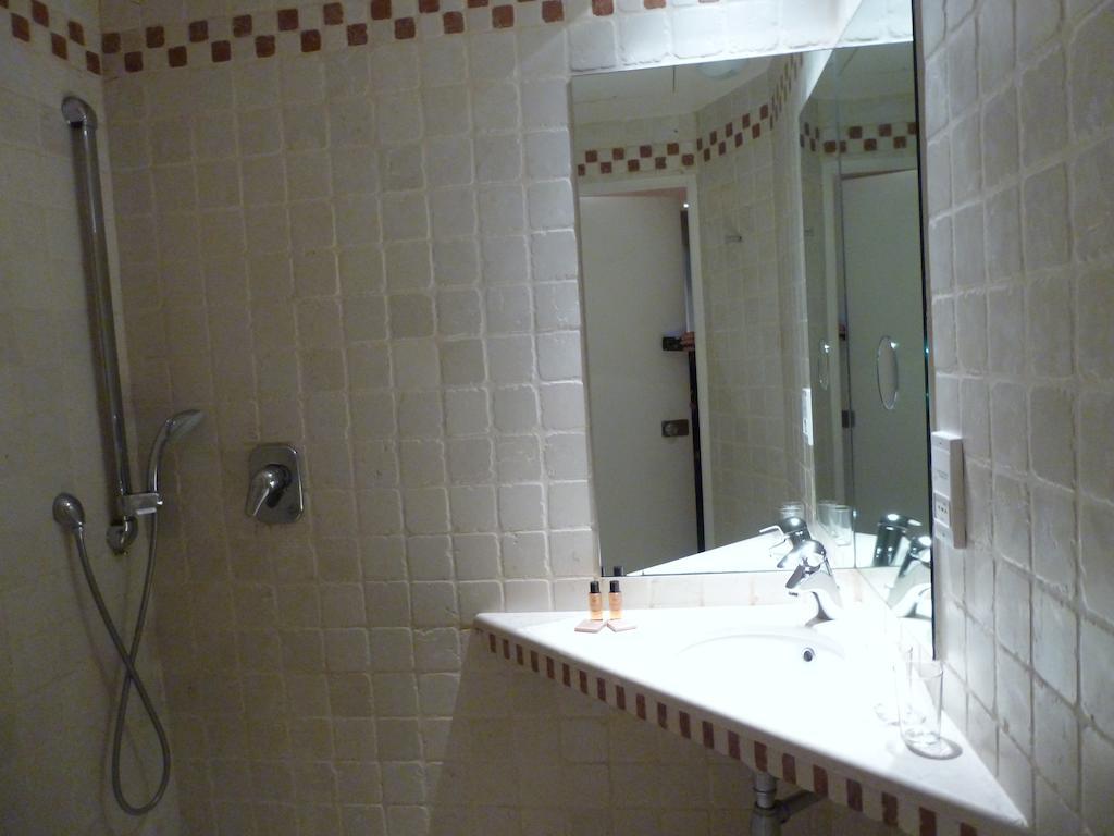 Standard Double Room,79785963:JPEG