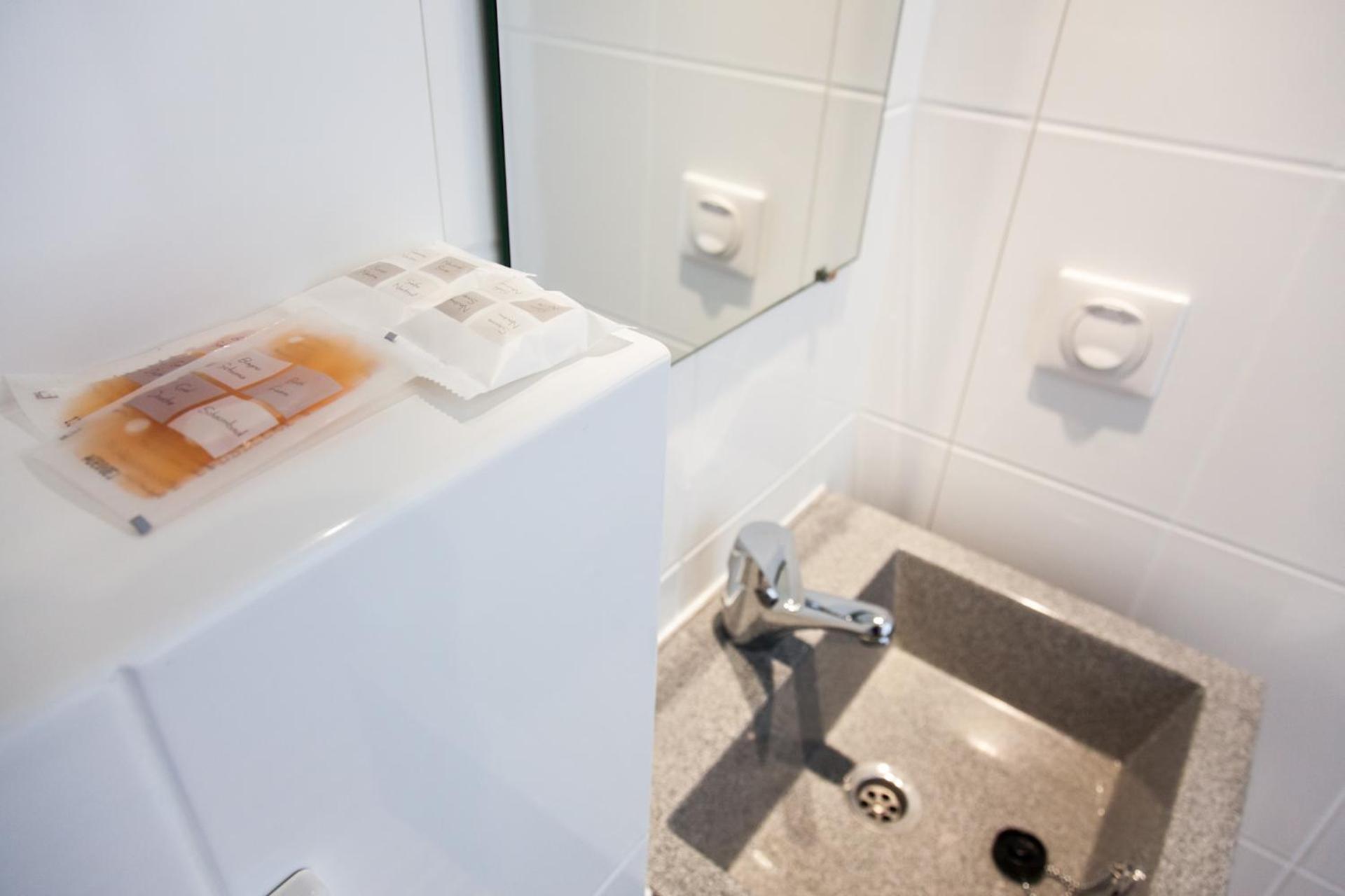 Standard Single Room Private Bathroom
