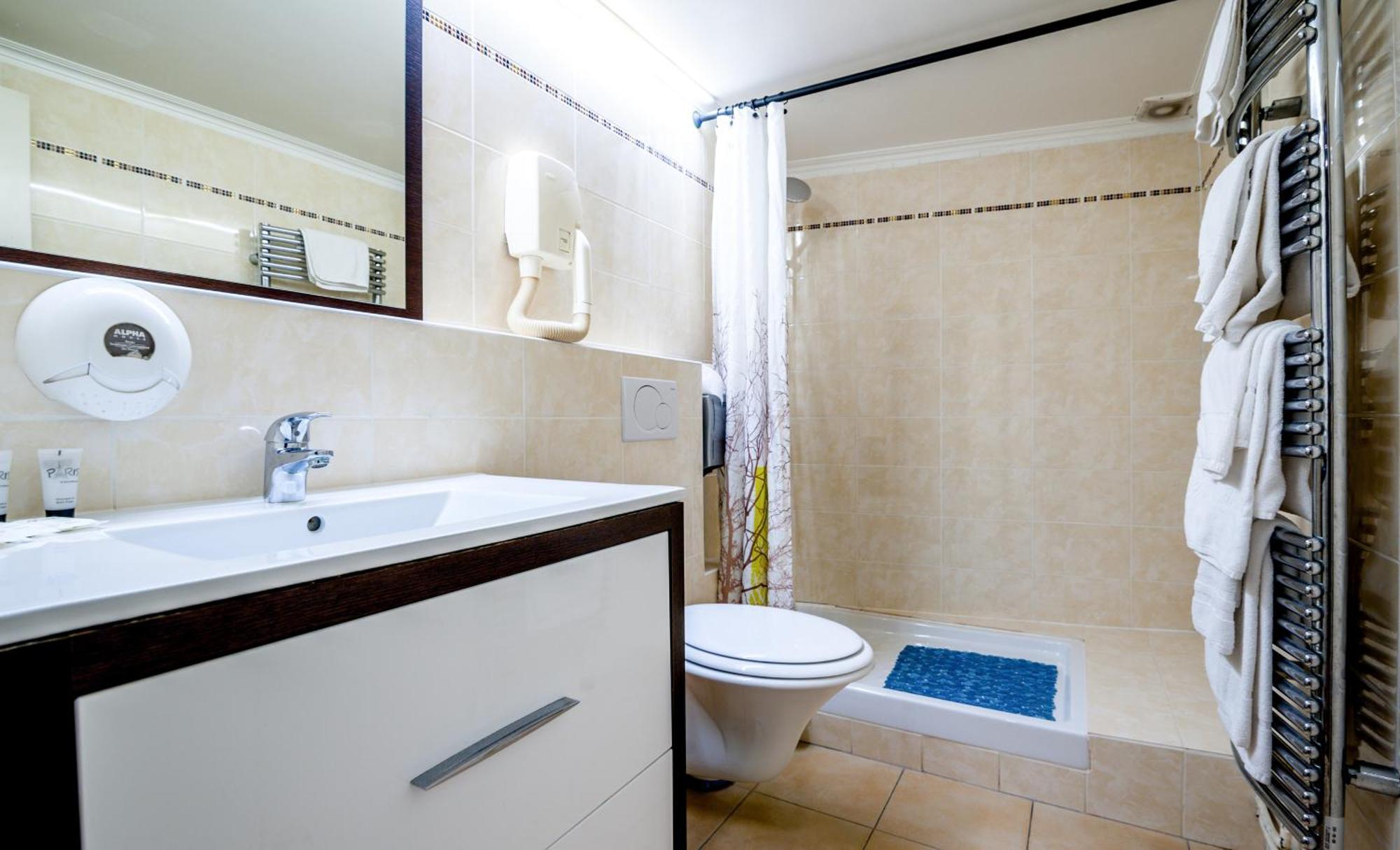 Single Room Shower