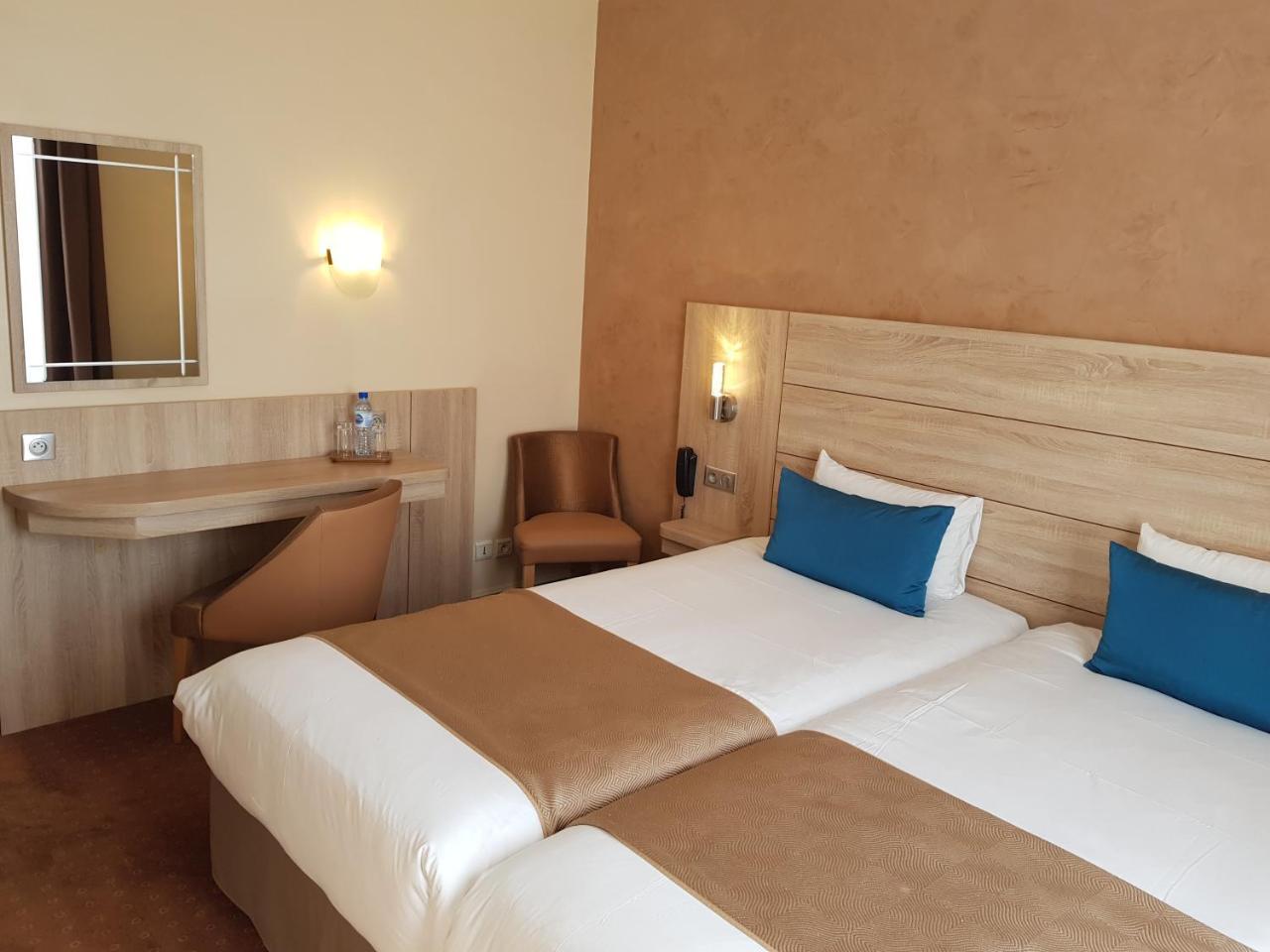 Standard Twin Room,765646360:JPEG