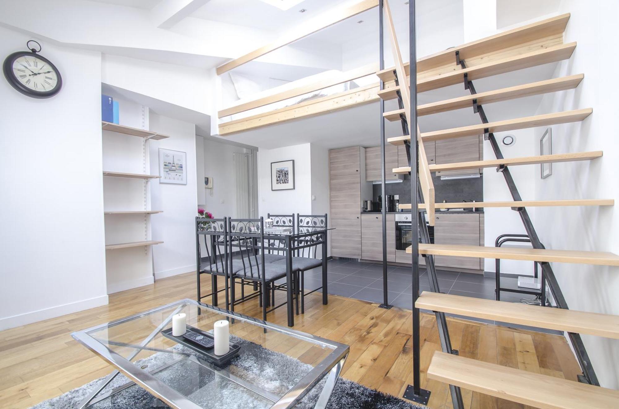 Superior Apartment,763962115:JPEG