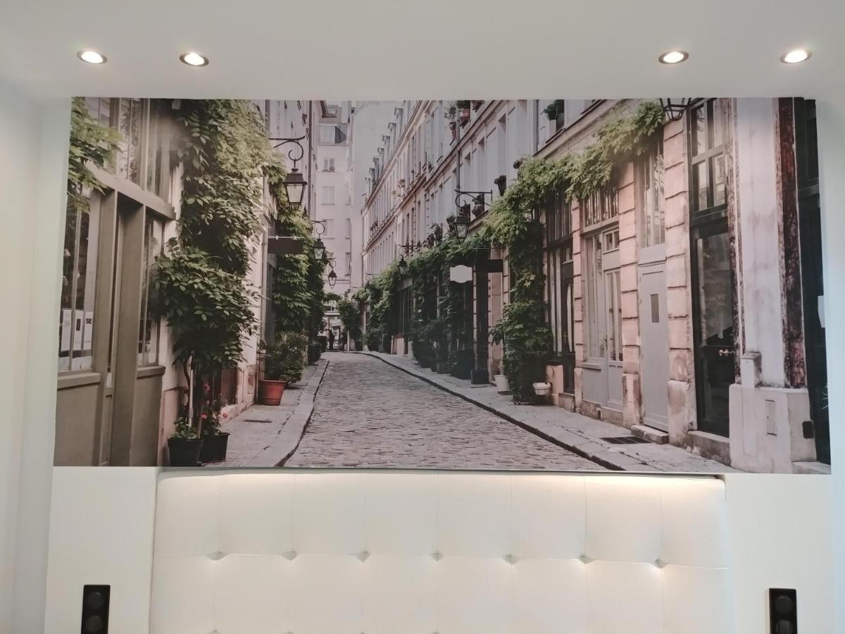 Superior double or twin street view or courtyard,1085378071:JPEG