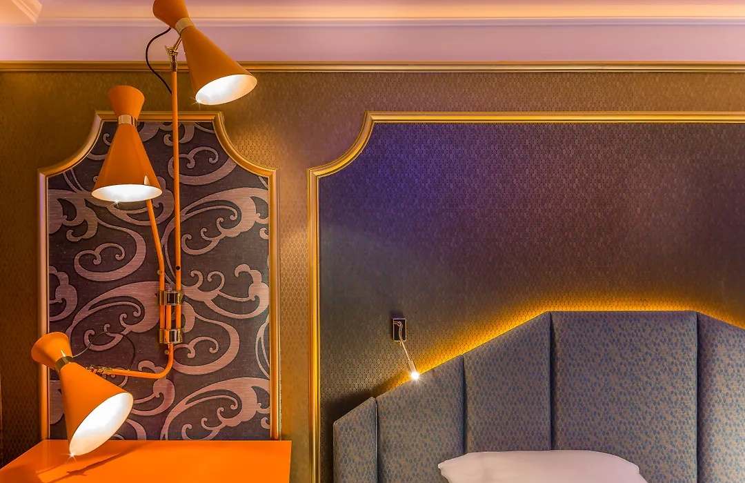Idol Hotel-1