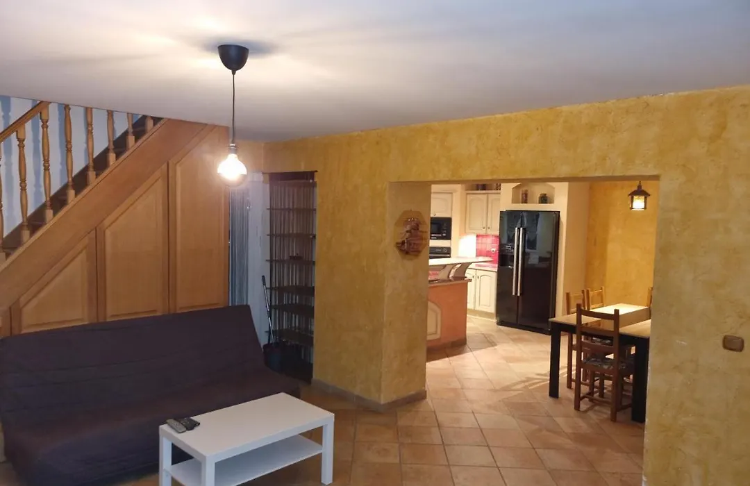 ÉTAGES PRIVÉE POUR 4 PERSONNES 2 CHAMBRES ET 1 SALE DE BAIN i-1