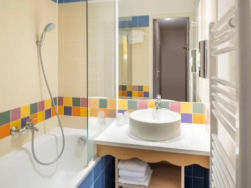 Appartement 35 M2 En Residence Avec Services Et Menage-1