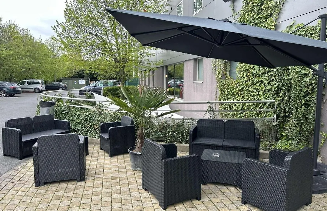 Standing Hotel Suites By Actisource-1