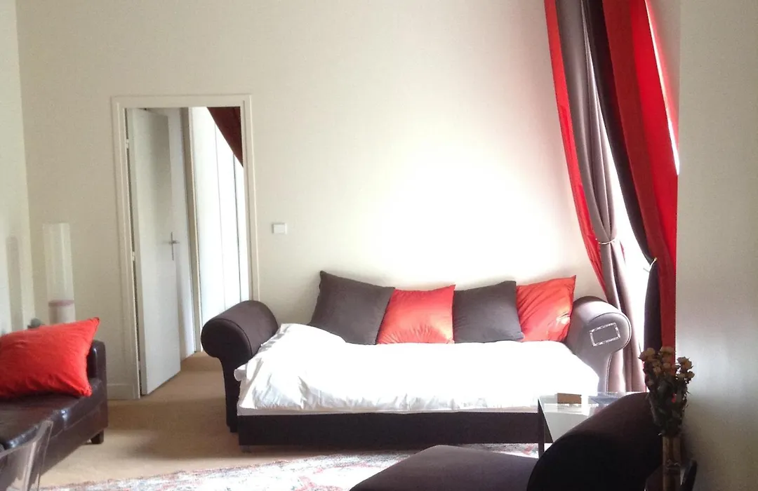52 Clichy Bed & Breakfast - Chambre D'Hotes-1