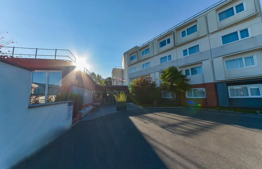 Golden Tulip Roissy Saint Witz-1