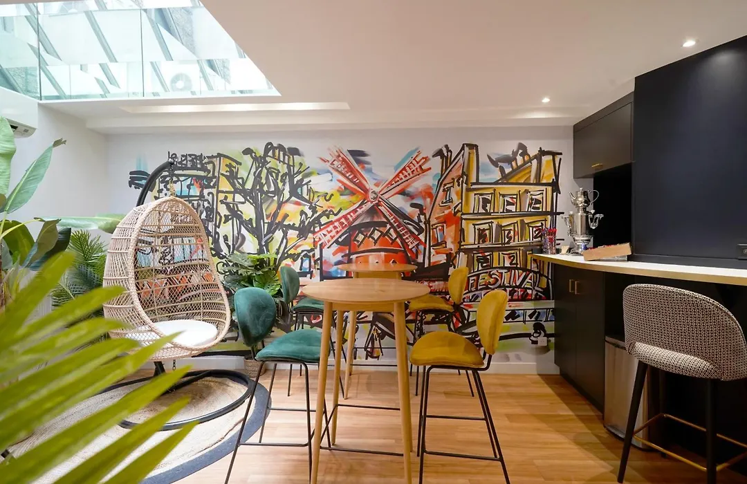 Hotel Le Montmartre Saint Pierre-1
