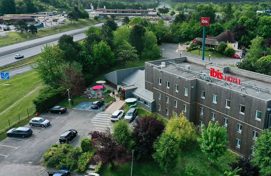 Ibis Nemours-1