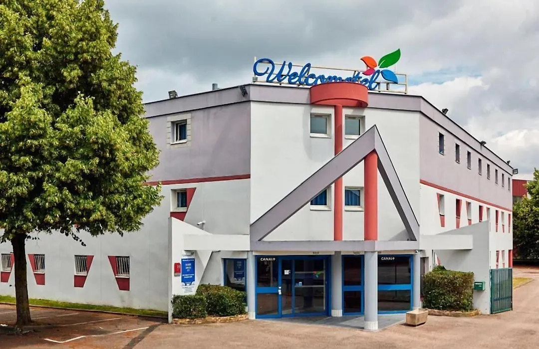 Welcomotel Les Mureaux-1