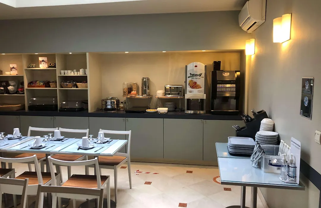 Kyriad Hotel XIII Italie Gobelins-1