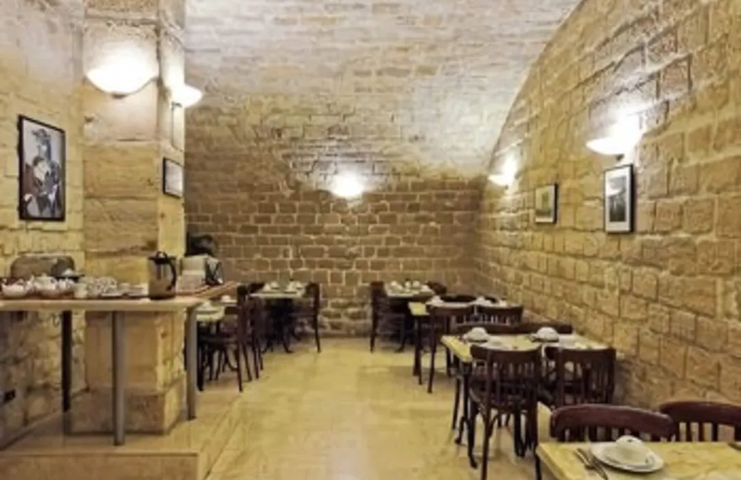 Hotel Americain-1