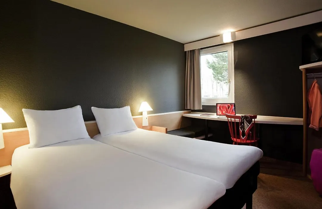 Ibis Provins-1