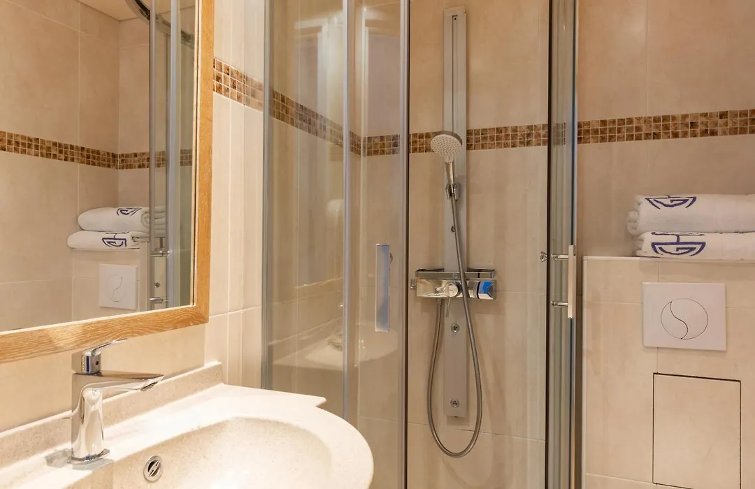 Grand Hotel Dore-1