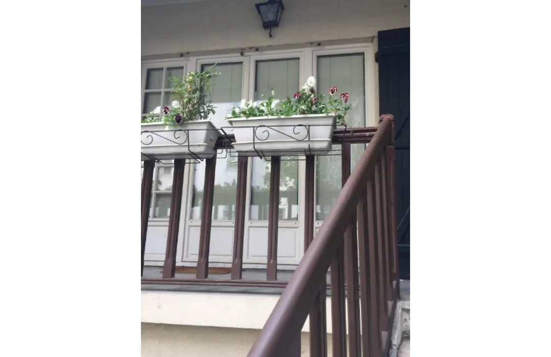 Beautiful 1 Bedroom Home In Paris-1