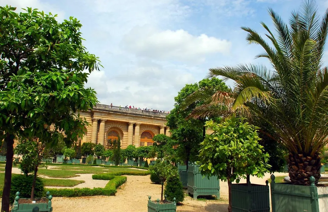 Les Petits Apparts Versailles-1