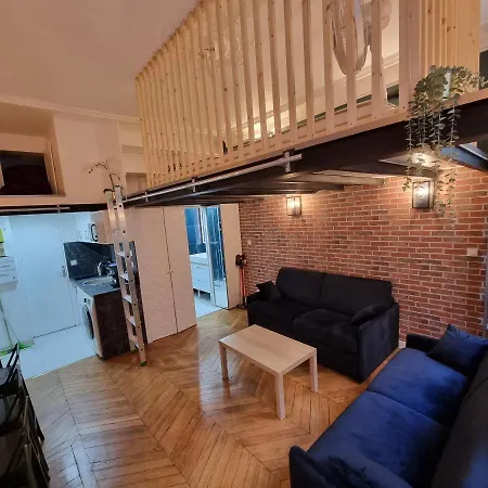 Beautiful Mini Loft Near Saint-Lazare-3