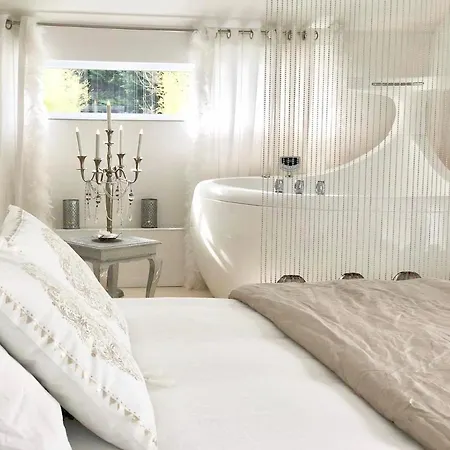 Suites Villas I Jacuzzi, Sauna, Piscine, Hammam Et Spas Prives-2