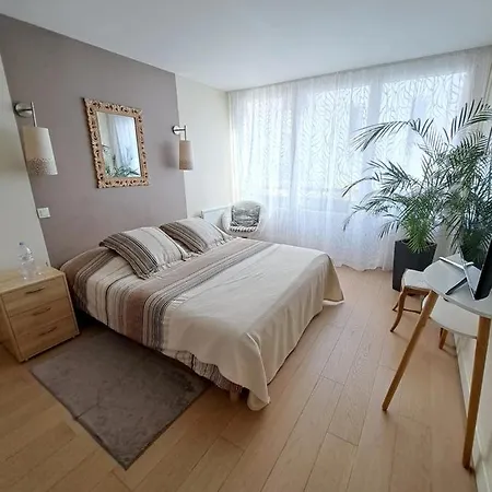 Guest Room In Loft House In Nation Home Stay-2