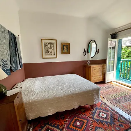 Artist House ; Private Courtyard, Paris Center-2