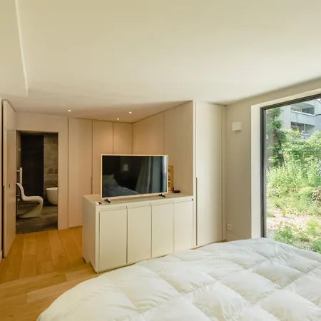 Maison Ensoleillee Avec Jardin Dans Le 16 Arron.-2