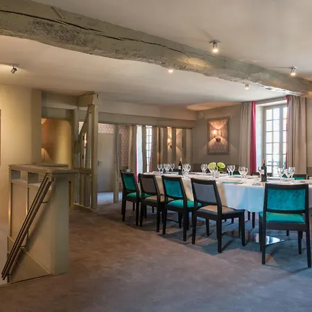 Hôtel Aux Vieux Remparts, The Originals Relais-3