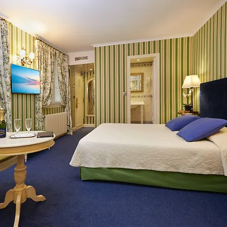 Hotel Beaubourg-2