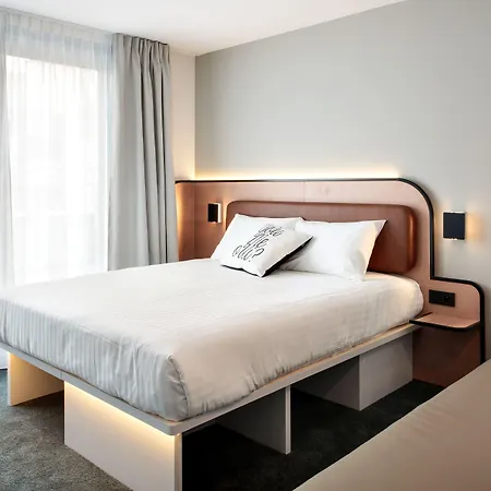 Moxy Paris Bastille-3