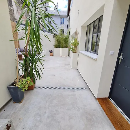 Le Saint Christophe - Mairie d'Aubervilliers ligne 12-3