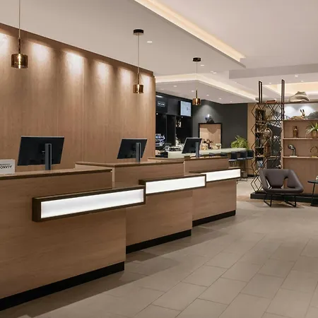 Courtyard by Marriott Paris Porte de Versailles-3